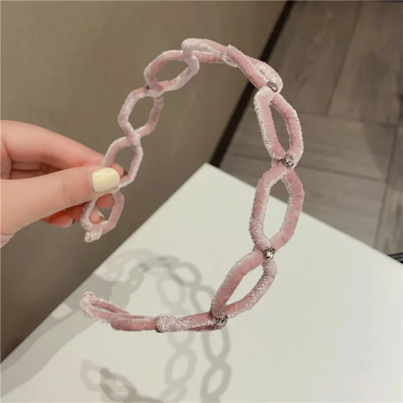 

2021 New Girl Hollow Small Square Individuality Simple Colorful Velvet Water Brick Headband for Women Fashion Hair Accessories