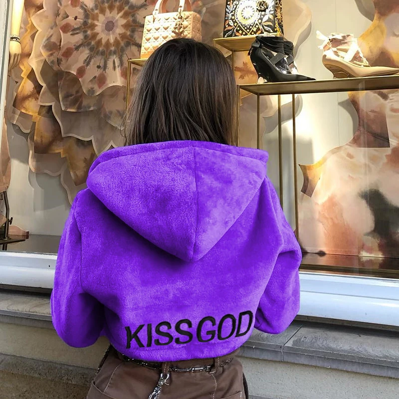 Флисовая однобортная укороченная куртка с капюшоном женское фиолетовое зимнее