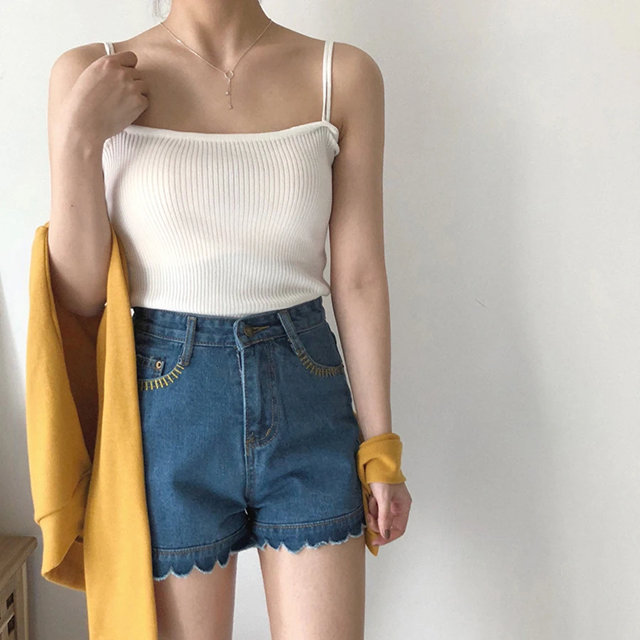 Летнее платье в Корейском стиле однотонное на бретелях с открытыми плечами