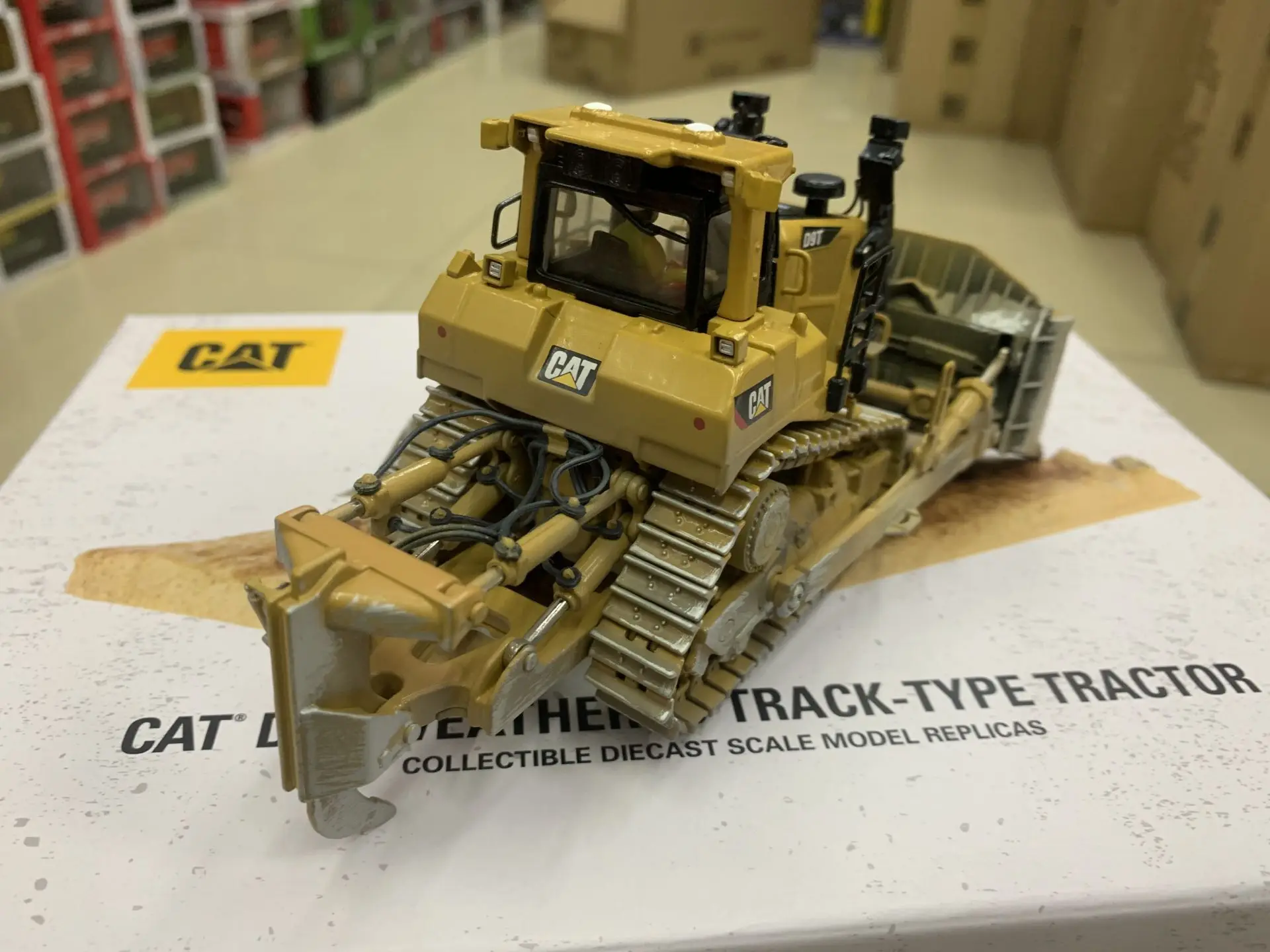 Бренд Diecast Masters 85702 Caterpillar Cat D9T выветрился трек Тип трактор 1:50 Новый в коробке|crane