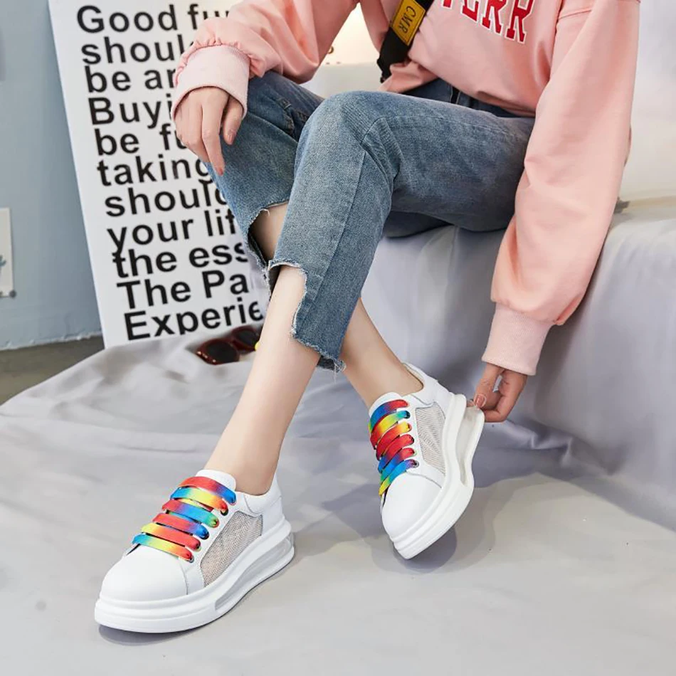 Женские кроссовки на шнуровке дышащие массивной платформе повседневная обувь из