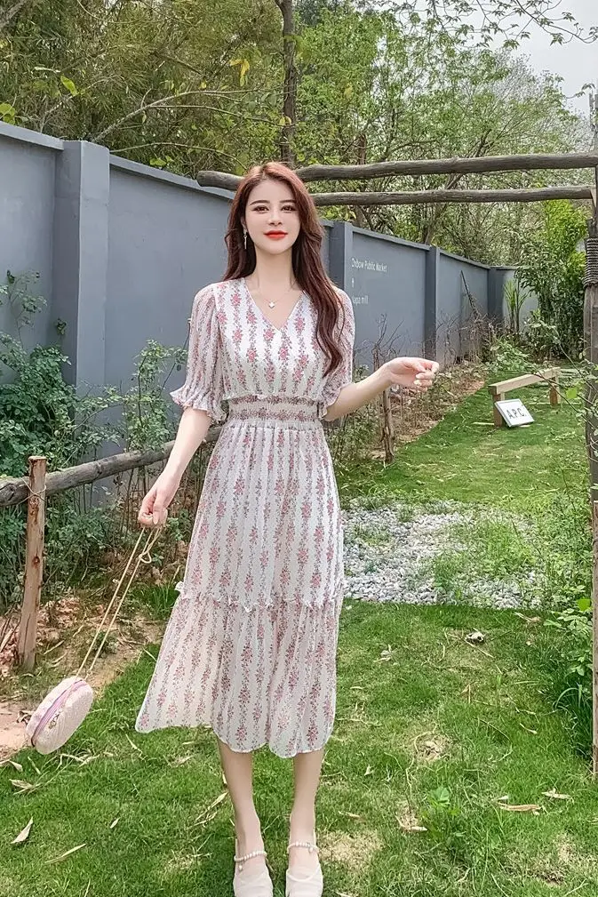 

COIGARSAM Cute Women Long dress New Summer Elastic Waist V-Neck Dresses White Flower 660