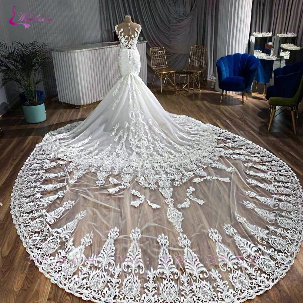 Свадебное платье русалки телесного цвета из тюля с застежкой