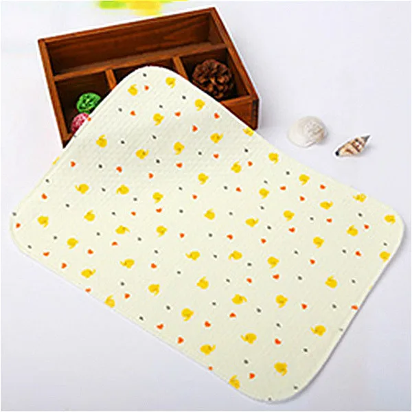 Yellow Big Детский хлопковый подгузник подкладочный Лист Мочи матрасик для пеленания мультфильм многоразовые Младенческая Детская пеленка тканевый слюнявчик, матрас, матрасик для пеленания, по уходу за ребенком - Цвет: Yellow Big