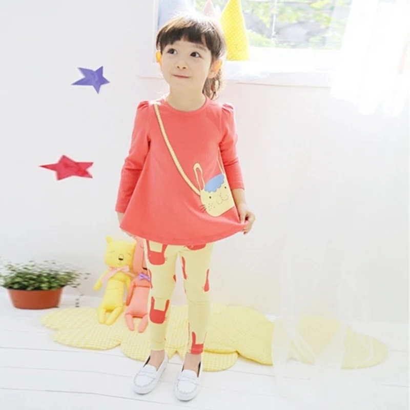 С рисунком кота из мультфильма для девочек красивые наборы одежды 2019 на весну