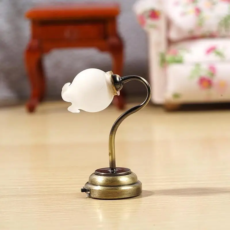 

Mini Lighting Table Lamp Retro Flower Table Lamp 1:12 House Accessories Toys Miniatures Model Doll B5O8