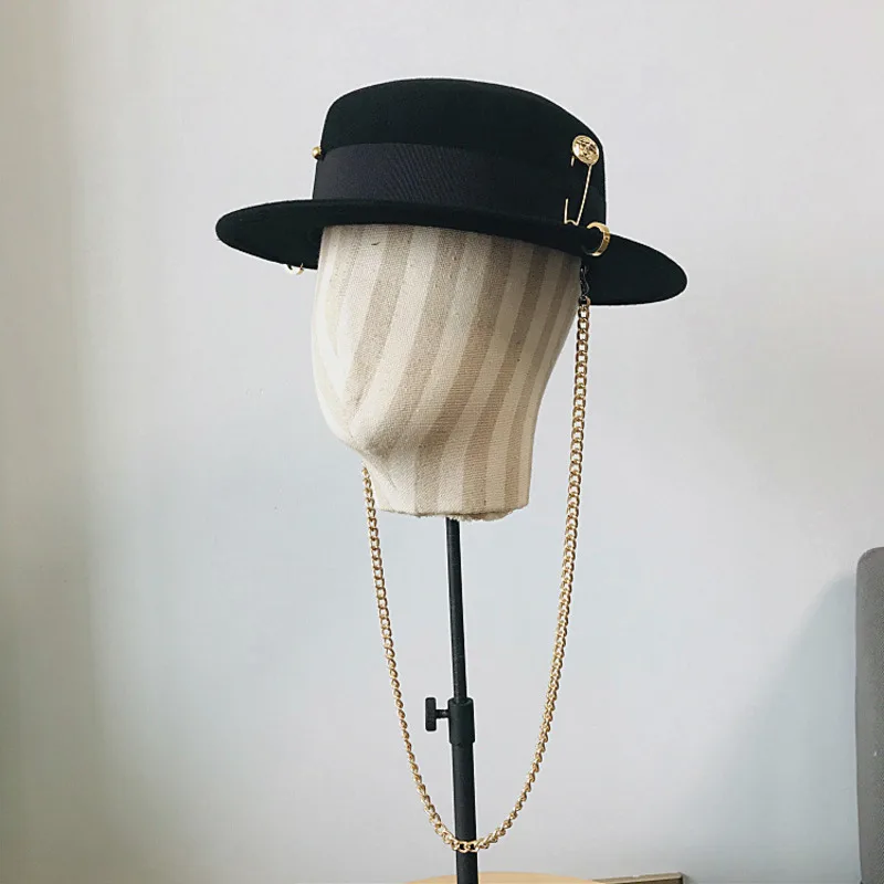 2021 Fedora Hat Retro Wool Felt Hat Women European Punk Chain Novelty Flat Top Hats Men Cap Street Fashion Wild Trend