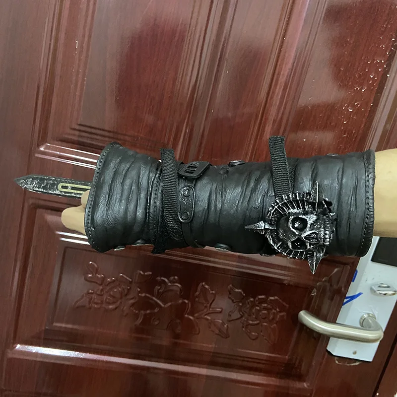 Assassin Creed Black Flag Edward Prop Weapon 1:1 Sleeve Arrow Blade Can be Ejected Model Cosplay Game Gift | Игрушки и хобби