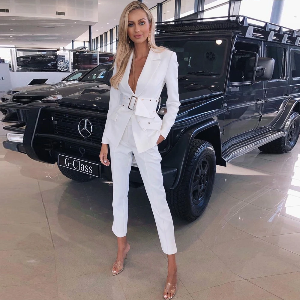 Женский комбинезон с поясом белый черный вечерний длинным рукавом зима