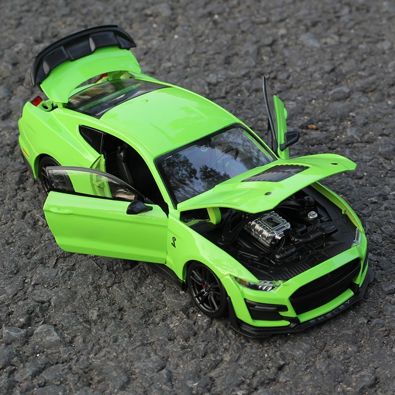 Игрушечный автомобиль Maisto 1:24 Ford Mustang Shelby GT500 Литые и игрушечные автомобили модель