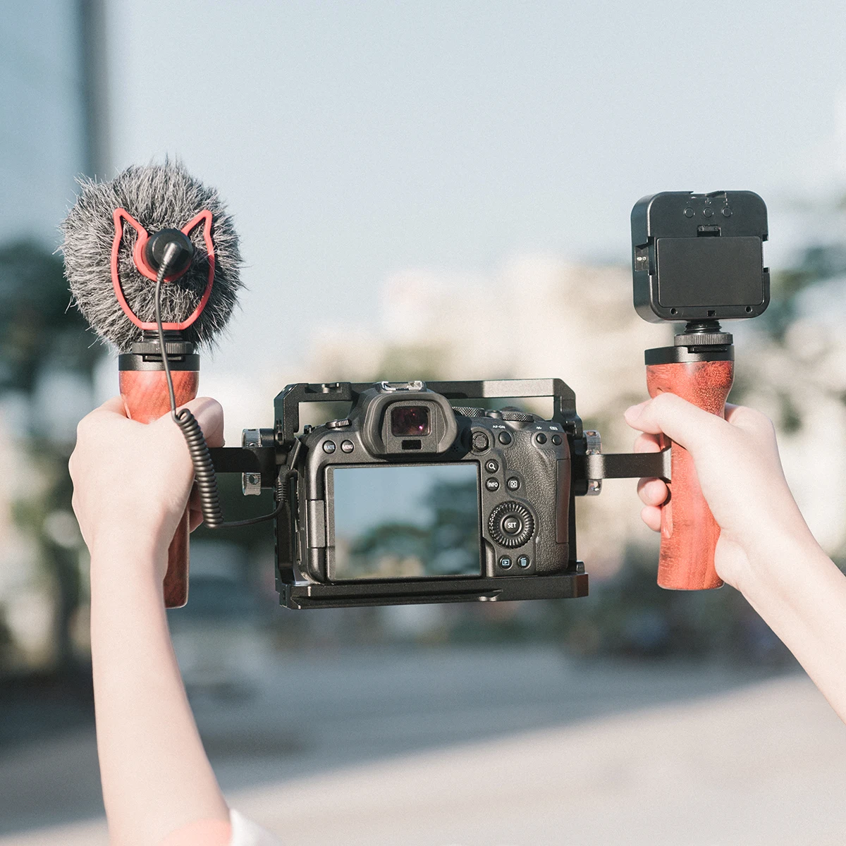 

Universal Handle For Gopro Action Camera DSLR SLR Camera Smartphone Video Vlog Rig kit With 1/4 Screw