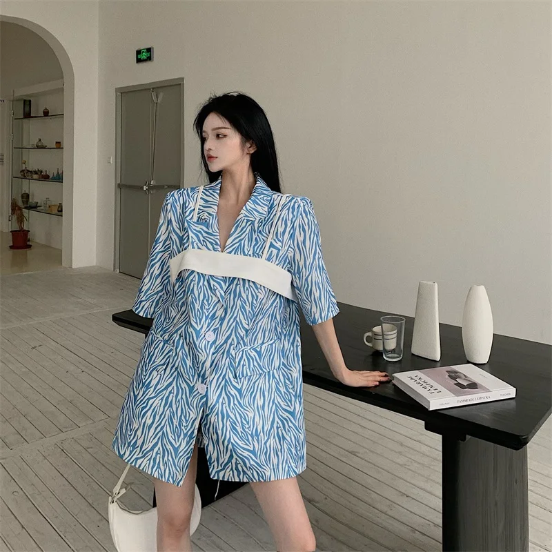 

Vintage French Loose Casual V-neck Single-breasted Short-sleeved Blazer Hot 2021 Fashion Korean Gentle Striped Color Blazer Woma