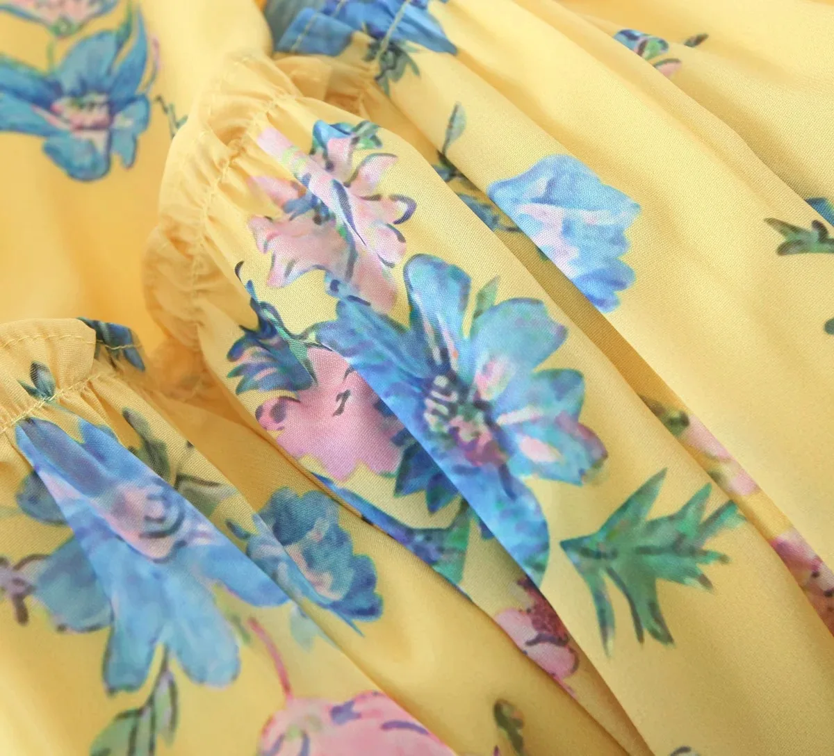 

2021 Spring New Yellow Dress Women's Retro Holiday Style Printing Cake Dress Puff Sleeve Princess Elegant Midi Dresses