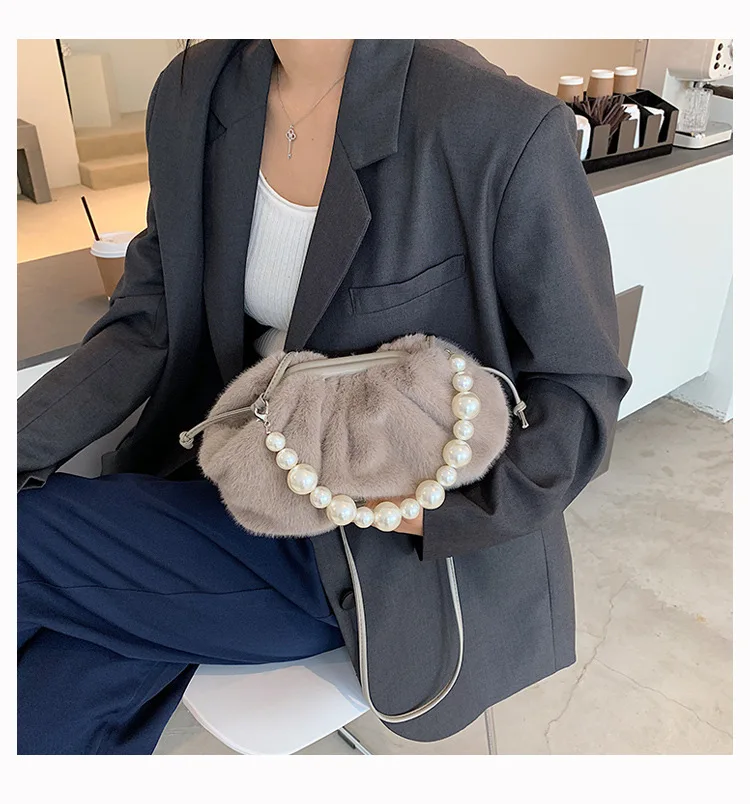 

2021 New Arrivals Women's Shoulder Bags For Female Plush Comfortable Fabric Design High Quality Beaded Handle Leisure Cloud Bag