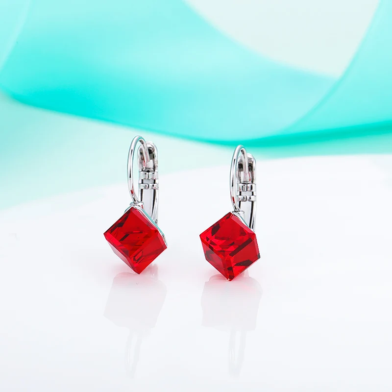 Новые ослепительные маленькие серьги серебряного цвета гвоздики для женщин