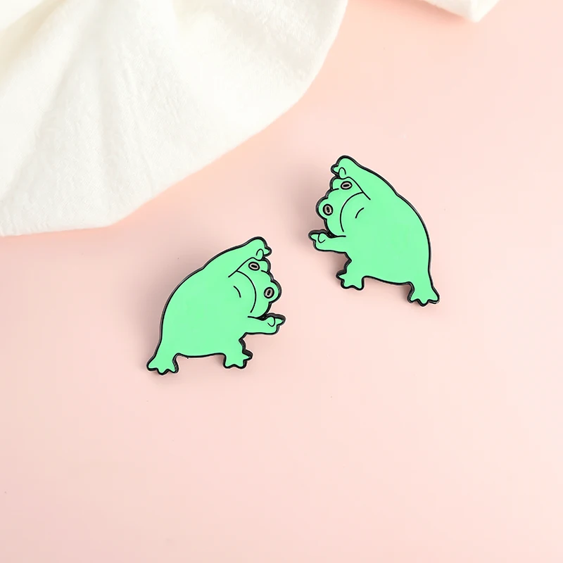 

Mirrored Frogs Enamel Pins Custom Cute Animals Brooch Lapel Badge Bag Cartoon Jewelry Gift for Kid Friend