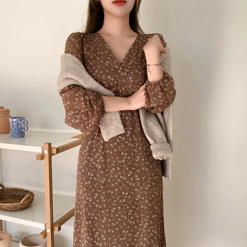 

Юбка с V-образным вырезом и цветочным принтом