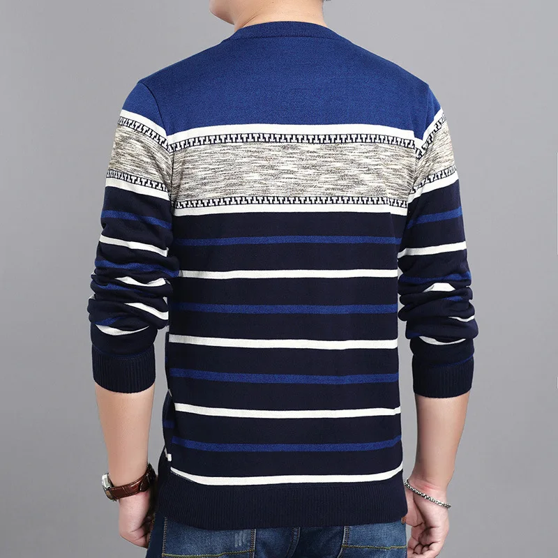 Хлопковый повседневный мужской свитер приталенный трикотажный в полоску с