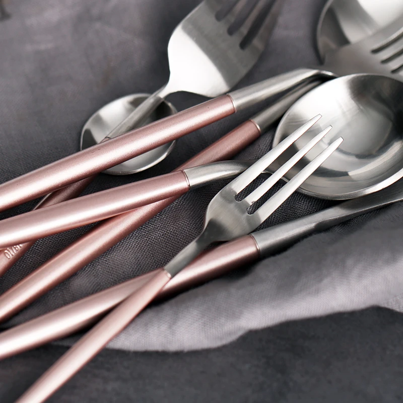 Европейский простой розовый серебряный нож из нержавеющей стали и вилка три