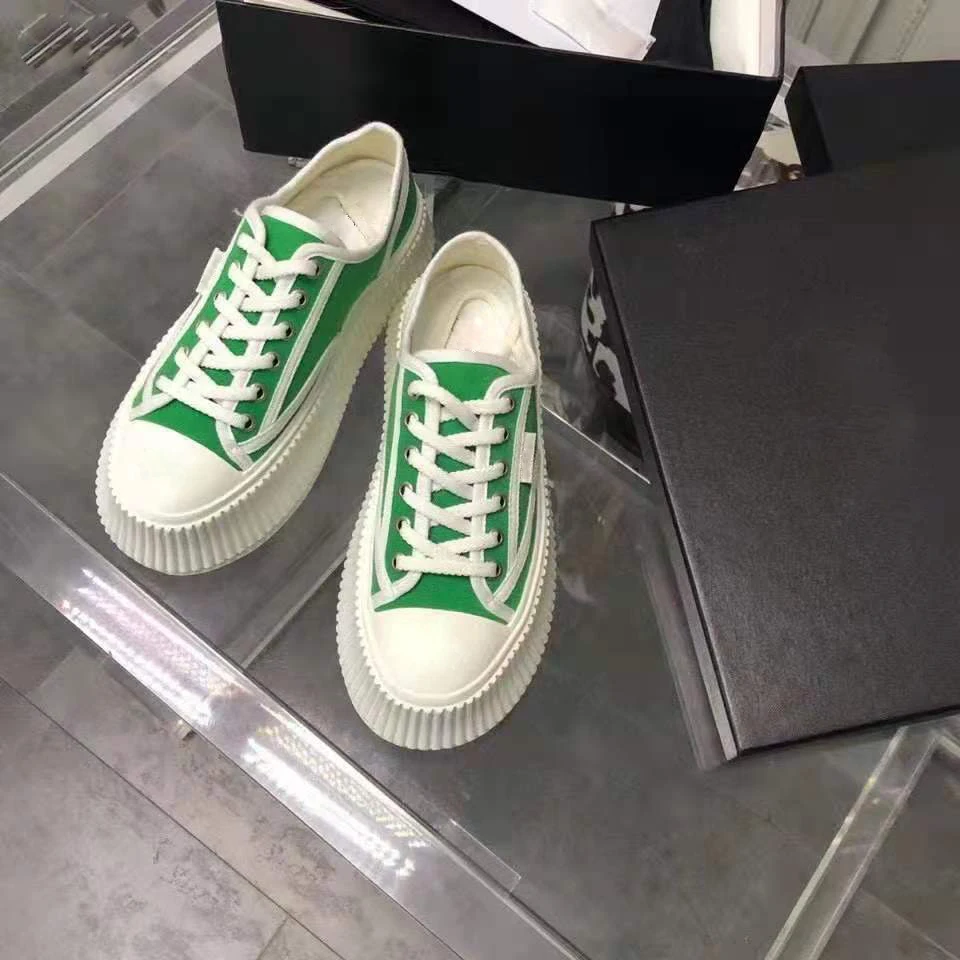 

New versatile casual shoes classic hipster fashion items thick soled Korean version canvas biscuit shoes women's shoes
