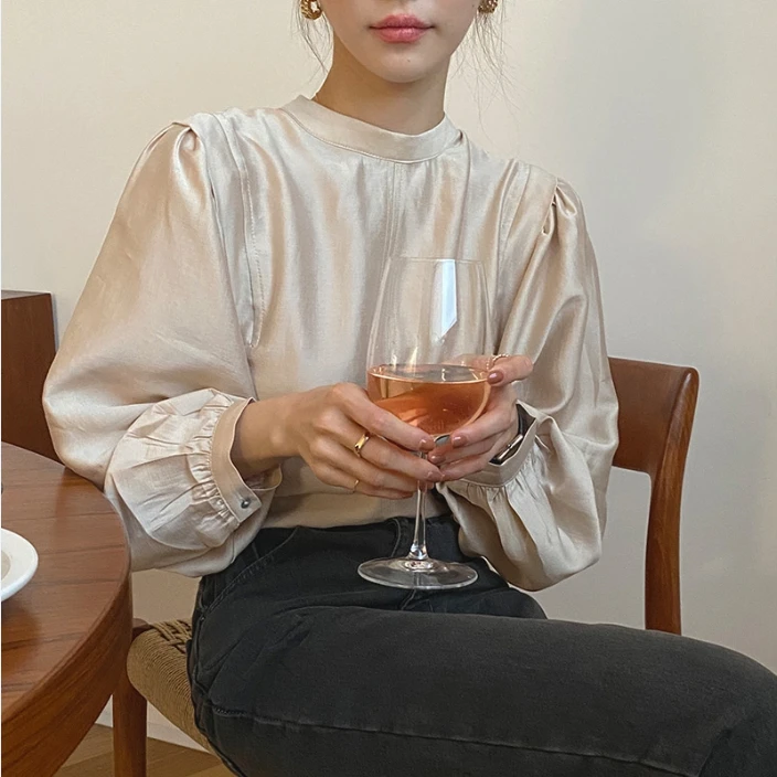 

Shirts & Blouses