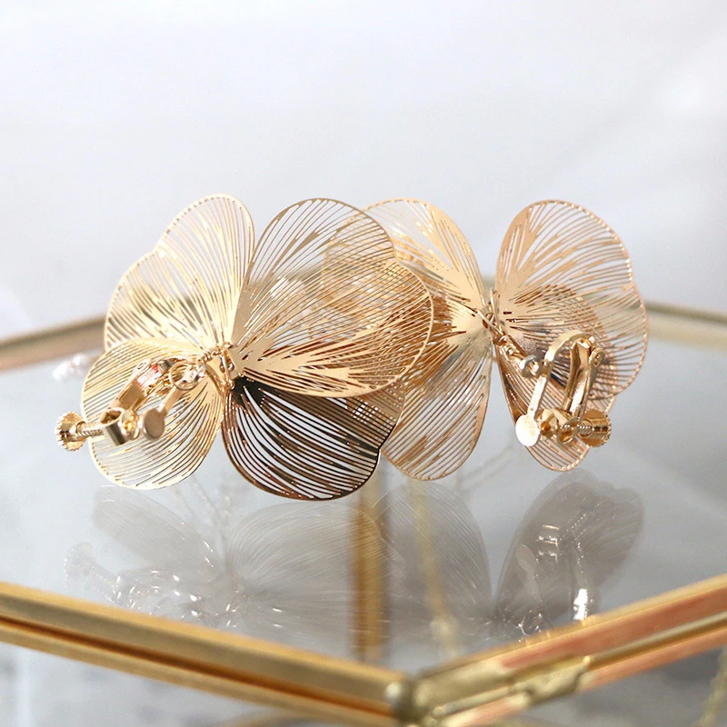 Golden Butterfly Earrings Handmade Pearl Flower Wedding Bridal Clip Earrings Vintage Jewelry For Bride Accessories