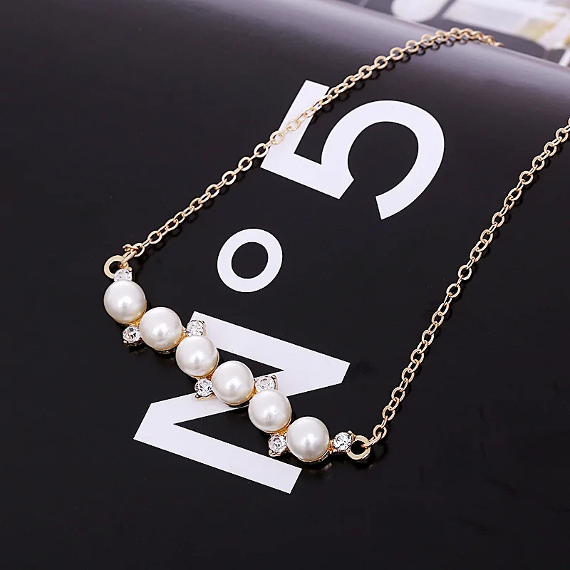 

Korean Fashion Trend Versatile Temperament Elegant Freshwater Pearl Necklace Rhinestone Gift Small Fragrance Women