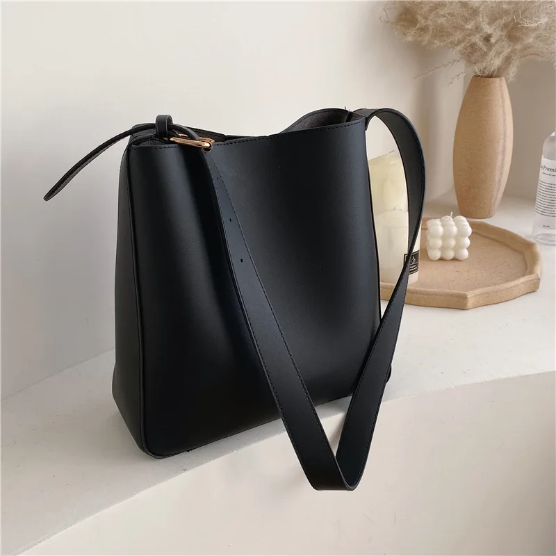 

Bucket Bag Woman's Large-capacity Fashion Bag Autumn and Winter 2020 Shoulder Slanted Cross Bag Woman's Bag Soft Leather