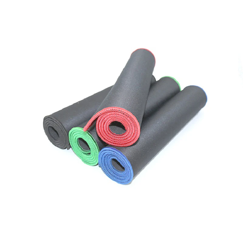 Черный игровой коврик для мыши с закругленными краями геймерский однотонный