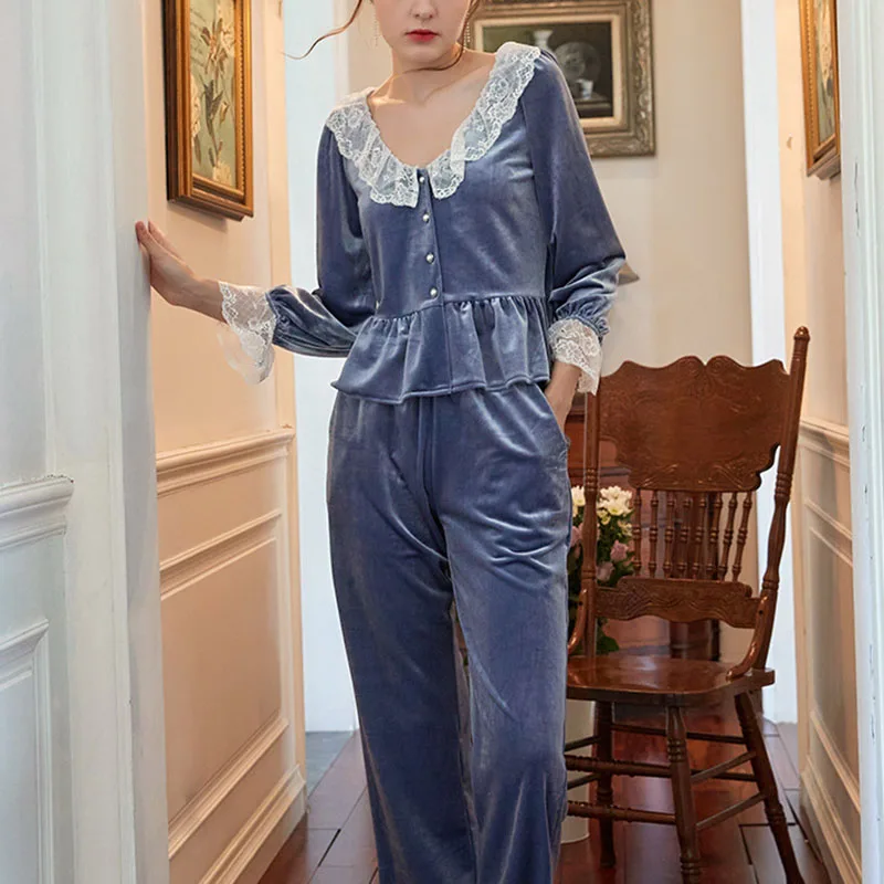 

Women's quartet velvet long-sleeved long suit home service outer wear autumn and winter