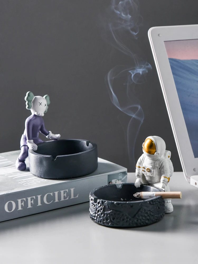 

Nordic Astronaut Ashtray Creative Ash Tray Cute Smoking Weed Gift For Boyfriend Home Decoration Accessories