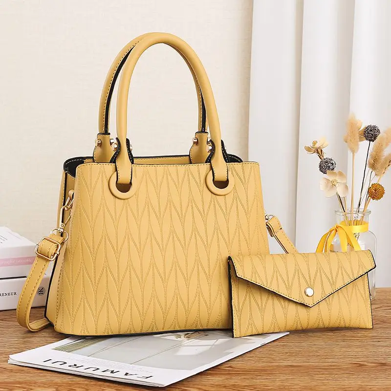 

2021 Fashionable Luxury Designer New Women Leaf Pattern Handbag Casual Popular Large-capacity Composite Bag Ladies Crossbody Cc