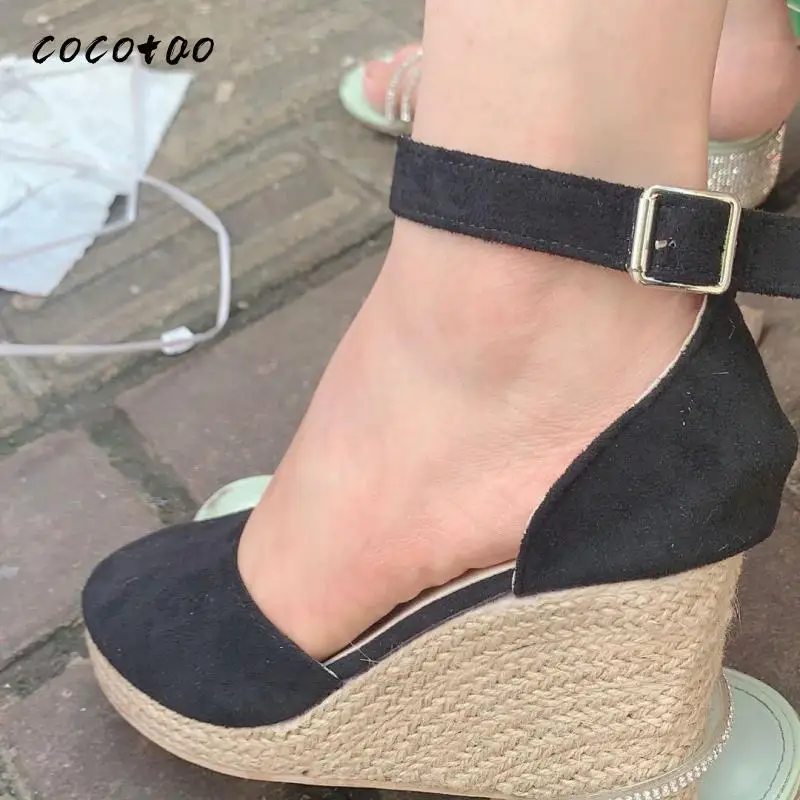 Женские босоножки в ретро стиле плетеные сандалии из соломы на танкетке матовой