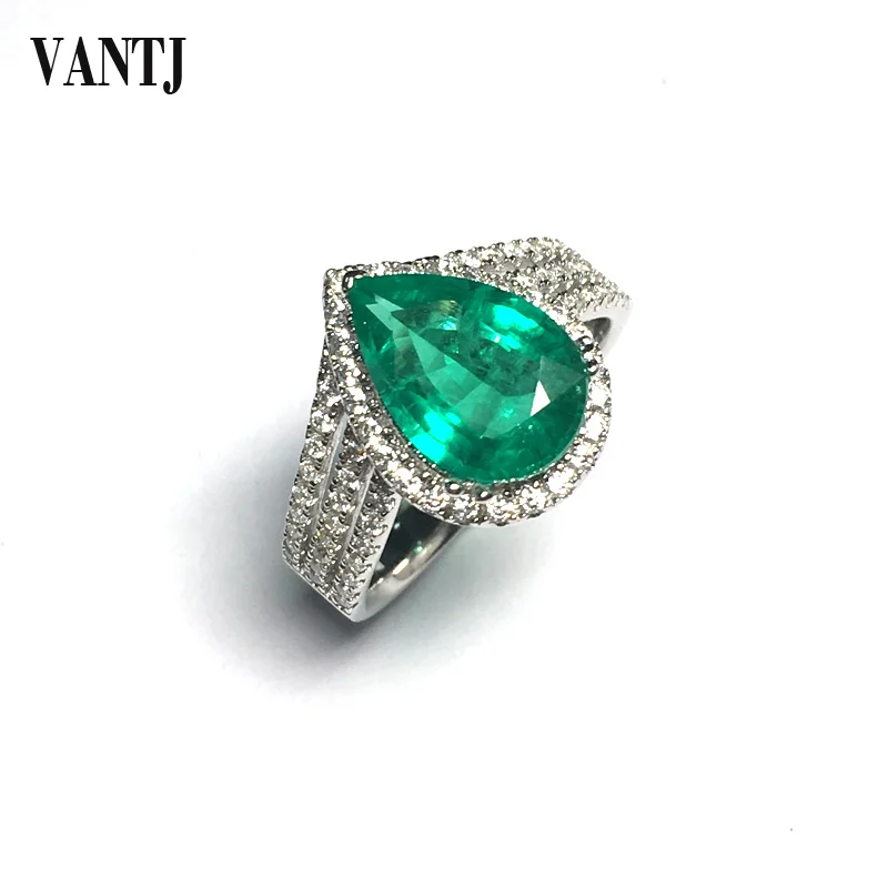 Кольцо черное из золота 10 к с гидротермальным Изумрудом и муассанитом | Украшения