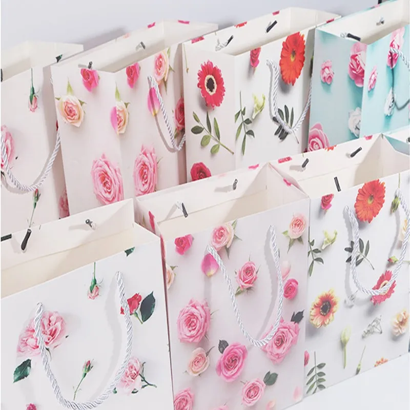 

10 шт./лот, бумажные коробки с цветочным рисунком, свадебные сувениры с розами, Нежные Подарочные Мешочки, подарочные пакеты, коробки для шоколада, сувениры для вечеринок