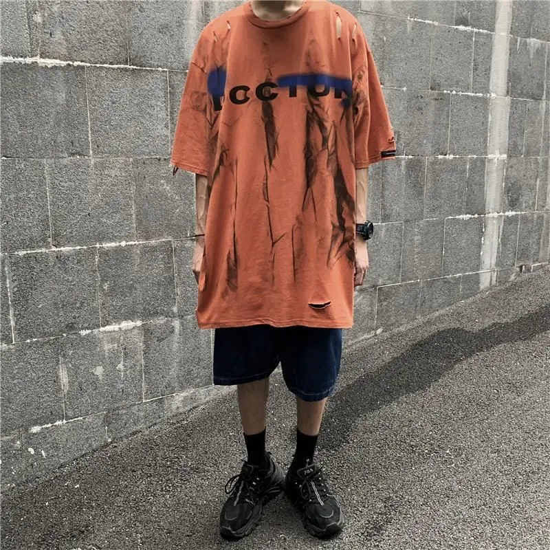 

T-shirts For Men And Women Dark Black European And American High Street Retro Graffiti Direct Spray Hole Loose Short Sleeves