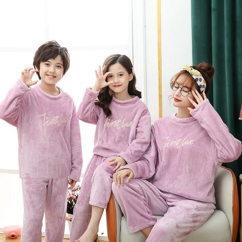 

Family Pajamas Clothing Sets Winter Flannel Sets for Girls Fleece Warm Mother Daughter Coming Home Outfit Thicken Boys Sleepwear