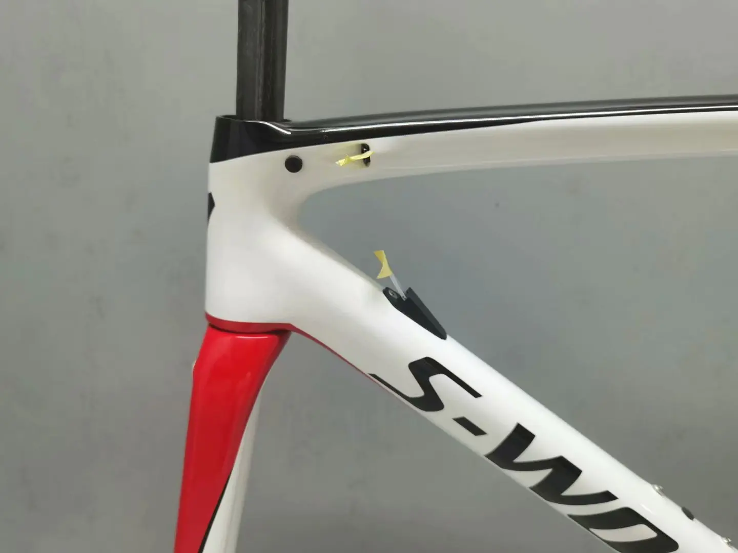 

2021 Taiwan SL6 road bike carbon frame threaded BB compatible Di2 group 700C road bicycle carbon frame with brushed chrome logo