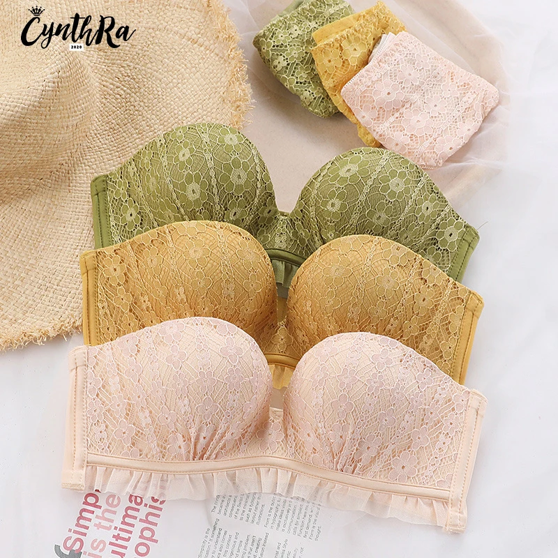 Комплект кружевных бюстгальтеров и трусиков CYNTHRA красивое сексуальное