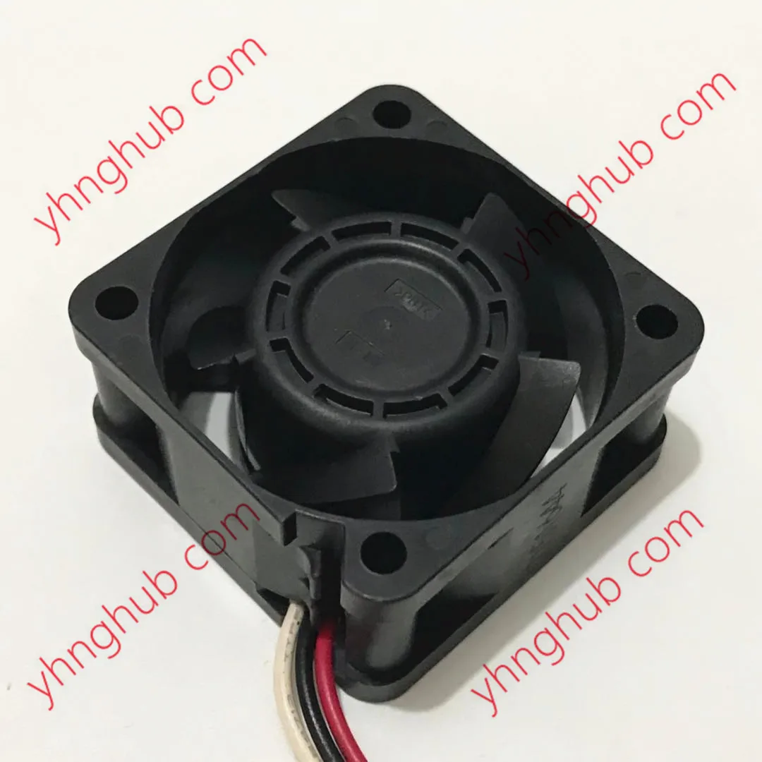 NMB-MAT 1608VL-S5W-B69 BE1 DC 24V 0.09A 40x40x20 мм 3-проводной Вентилятор охлаждения сервера |