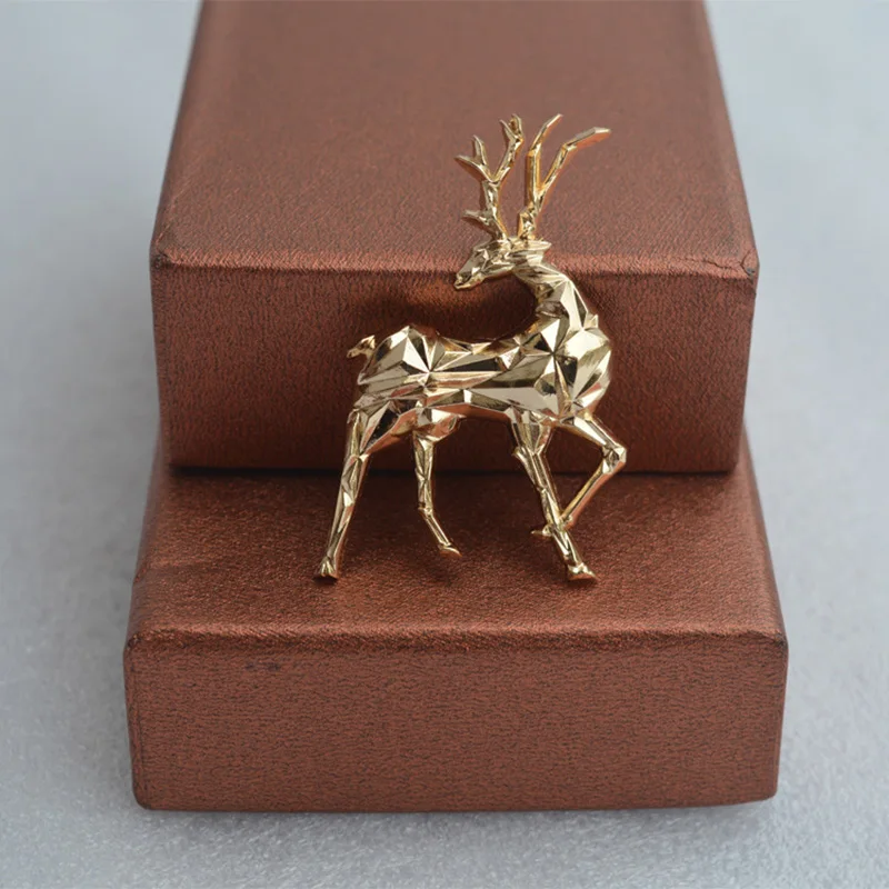 

Exquisite And Cute Gold Christmas Deer Animal Men's Brooch Women's Clothing Versatile Accessories Brooch Pin Accessories