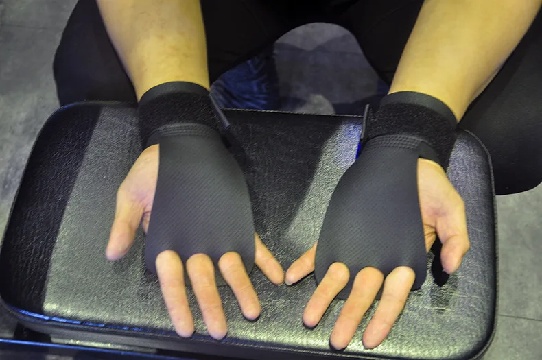 Высококачественные кожаные перчатки на полпальца тренировочные гантели для