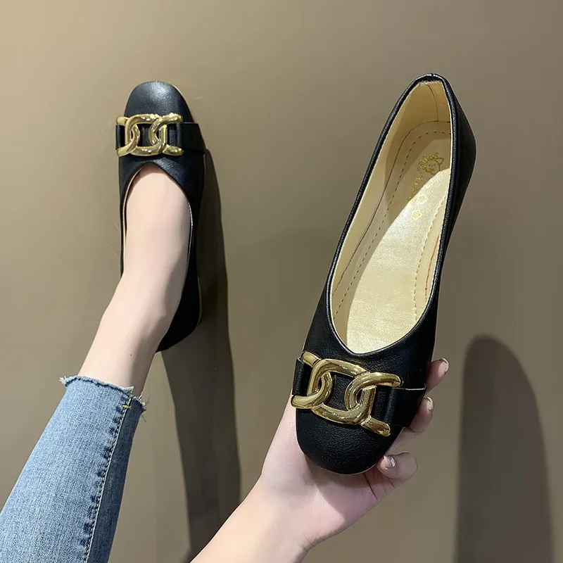 

Туфли женские с металлической цепочкой и закрытым носком, повседневные модные кроссовки с квадратным носком, милые, с пряжкой, лето 2021