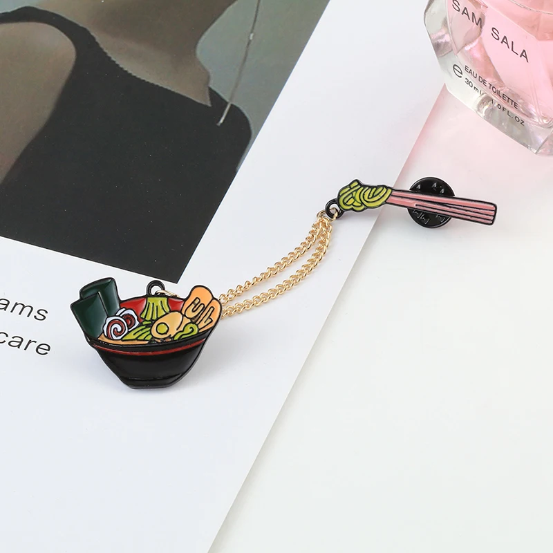 Брошь в виде японской еды эмалированная булавка форме чаши золотая цепочка на