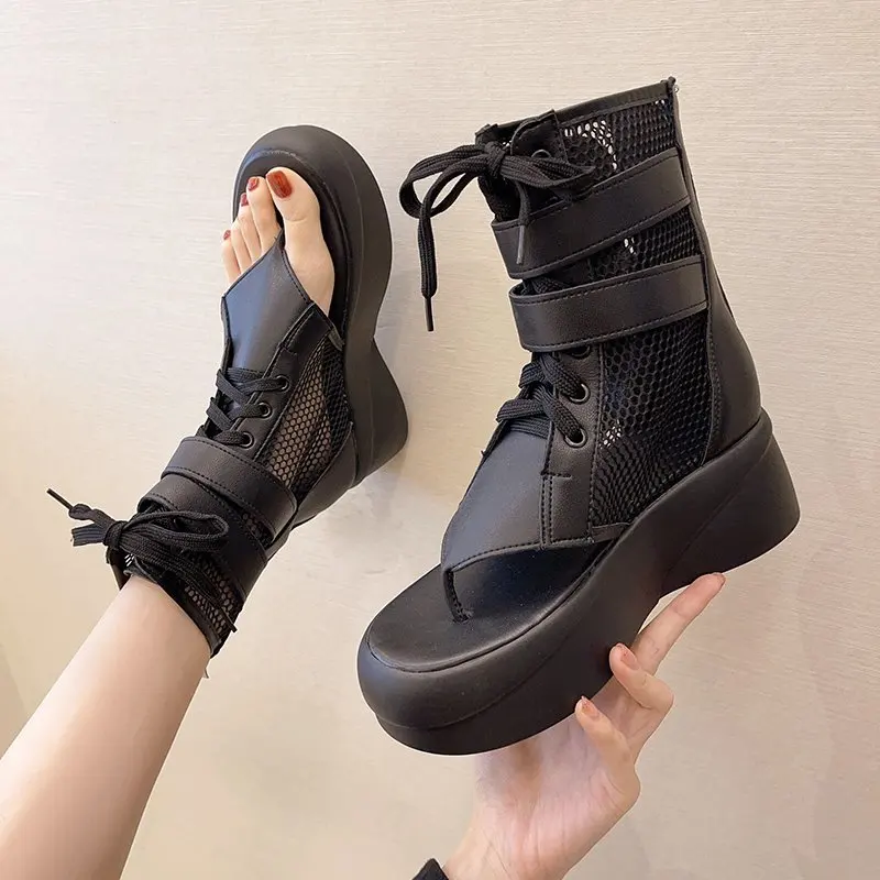 

Сандалии женские на платформе, босоножки-гладиаторы с клипсой, дышащая сетка, толстая подошва, черные, лето 2021