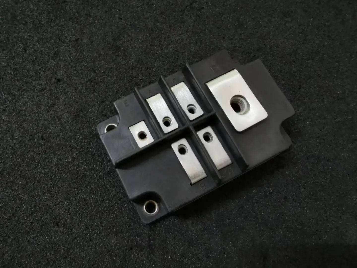 1 шт. 1D600A-030 Gloednieuwe Оригинал 100%