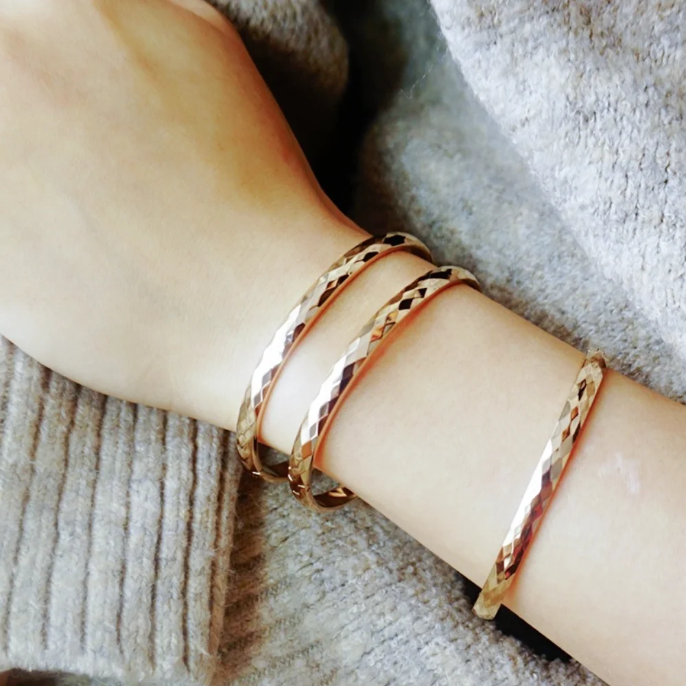 

New Titanium Steel Rose Gold Bracelet Korean Style Wealth Comes from Every Direction Diamond Cut Shiny Glossy Bangle Bracelet