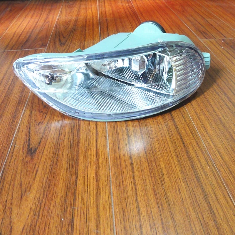 1 шт. Новый правый боковой светильник для вождения противотуманных фар без замены