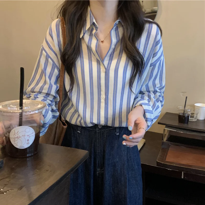 

Blue and White Vertical Striped Shirt for Women Spring and Autumn Fashionable Stylish Thin and All-Matching Design Sense