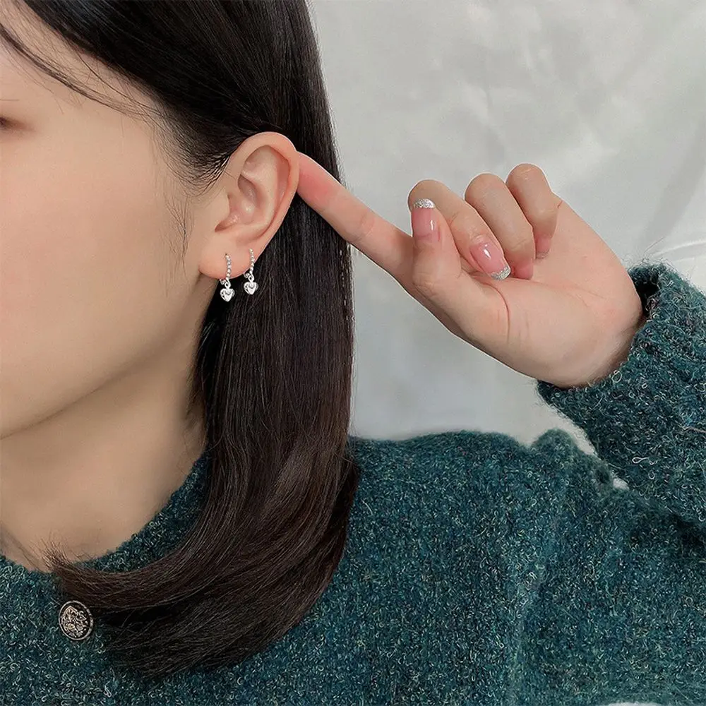 

Новые винтажные серьги-кольца в стиле панк, круглые серьги-гвоздики для женщин, простые темпераментные серьги с бусинами в форме сердца для ...